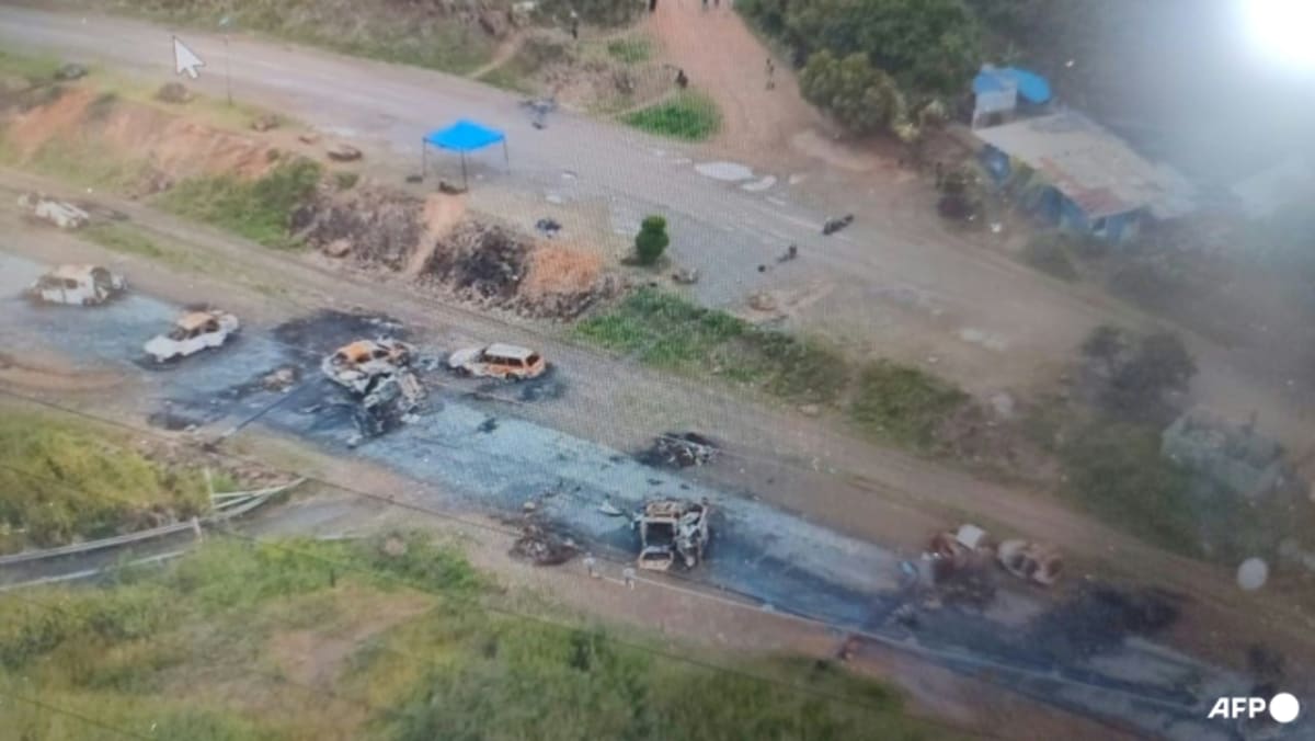 French forces smash roadblocks in bid to clear key New Caledonia road
