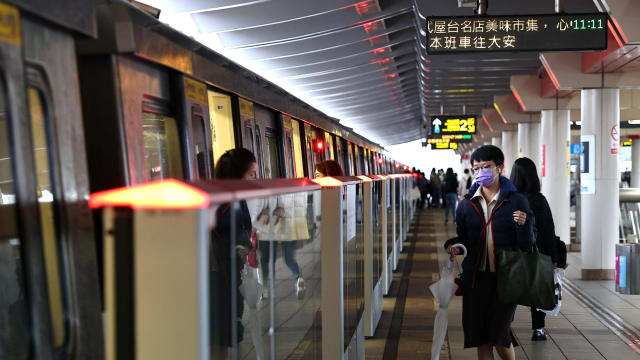 台湾掀返乡投票潮 台铁预估单日运量超越上一届