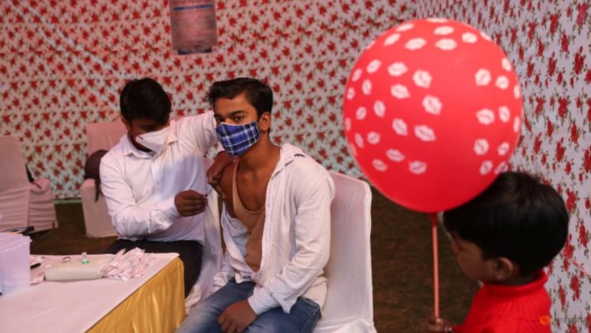 India has no COVID-19 vaccine booster plan yet as natural infection rate high: Sources India has no COVID-19 vaccine booster plan yet as natural infection rate high: Sources