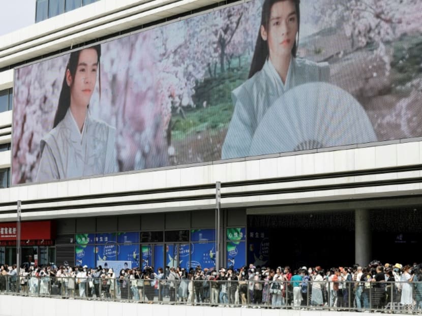 Superfans across China lie low as government cracks down on 'false idols' Superfans across China lie low as government cracks down on 'false idols'