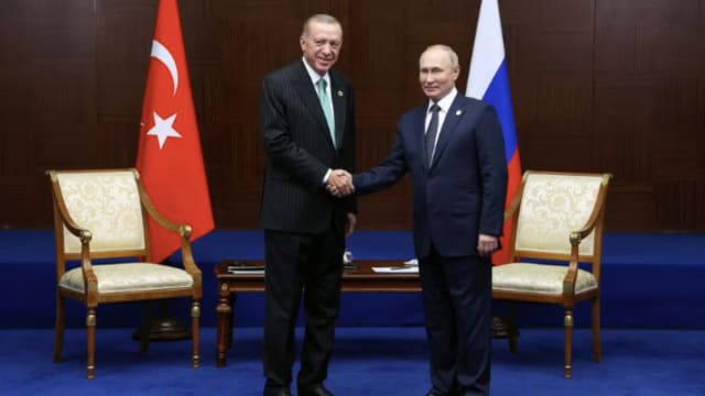 与普京举行会谈后 土耳其总统将就乌克兰谷物出口作宣布