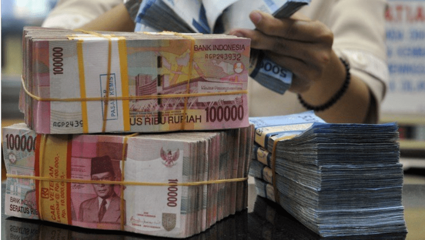 Indonesia urges exporters to use FX earnings to support rupiah Indonesia urges exporters to use FX earnings to support rupiah