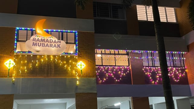 Hiasan lampu lap lip bangkitkan suasana Syawal 