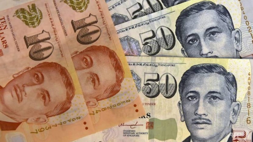 CNA Explains: Why are Singapore Savings Bonds in hot demand and should you invest in them? CNA Explains: Why are Singapore Savings Bonds in hot demand and should you invest in them?