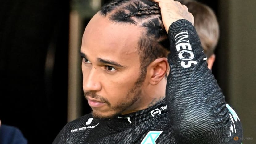 Hamilton apologises to Mercedes after qualifying crash Hamilton apologises to Mercedes after qualifying crash