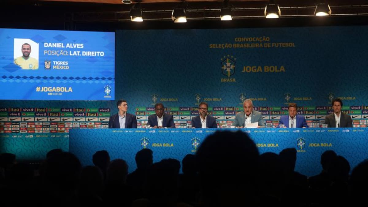 Alves masuk skuad Piala Dunia Brasil, Firmino tersingkir