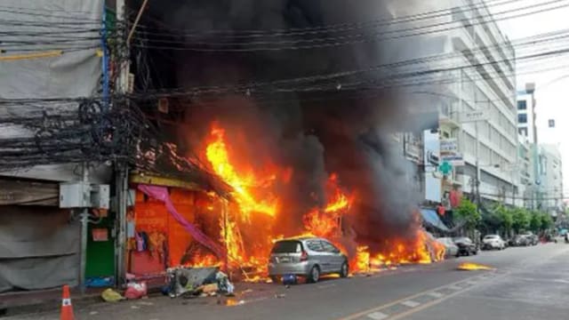 泰国曼谷唐人街大火 已造成二死九伤