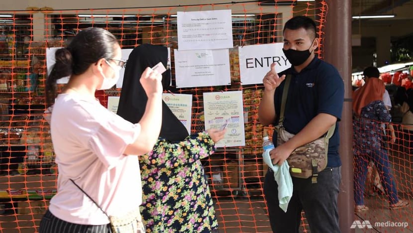 Thinner crowds at 4 wet markets with restricted entry; NEA says IC requirement to be enforced from Apr 24 Thinner crowds at 4 wet markets with restricted entry; NEA says IC requirement to be enforced from Apr 24