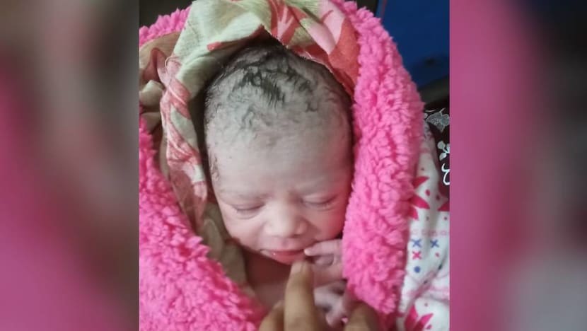COVID-19: Wife of critically ill Bangladeshi man in Singapore gives birth to baby boy COVID-19: Wife of critically ill Bangladeshi man in Singapore gives birth to baby boy