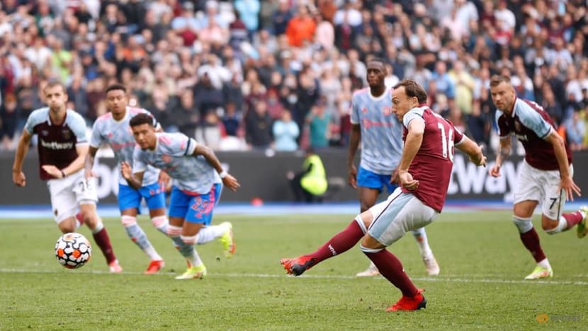 Football: Lingard, De Gea earn dramatic late win for Man United Football: Lingard, De Gea earn dramatic late win for Man United