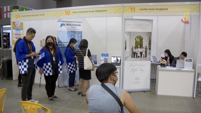 蔡厝港和丰加北办社区职业展 职业导师在场提供咨询