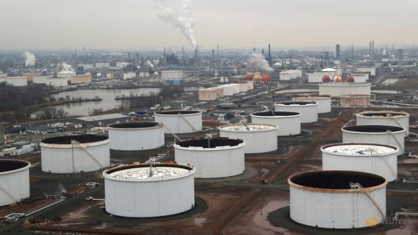 US oil refiners look to leapfrog Canadians in making renewable diesel US oil refiners look to leapfrog Canadians in making renewable diesel