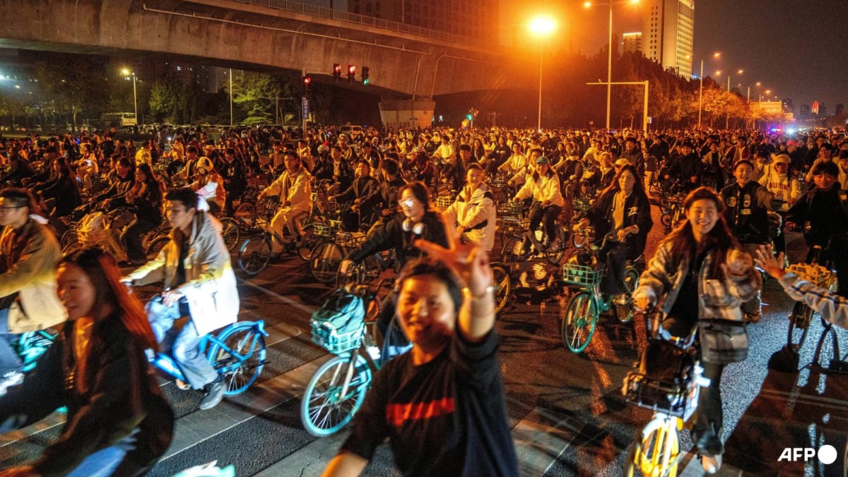 China cracks down after dumpling-hunting cyclists spark road chaos China cracks down after dumpling-hunting cyclists spark road chaos