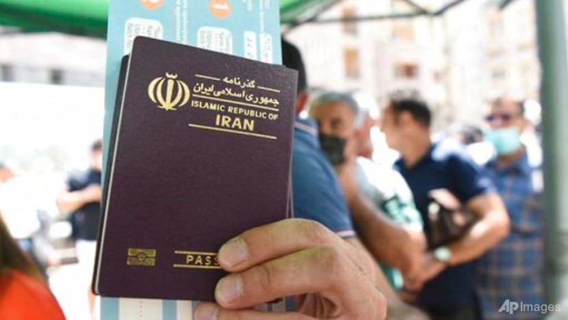 Desperate for vaccines amid surge, Iranians flock to Armenia Desperate for vaccines amid surge, Iranians flock to Armenia