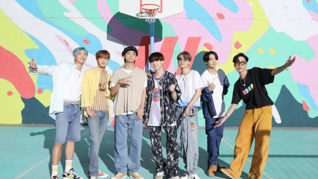 历史上第5组！BTS同时拿下Billboard冠亚军单曲
