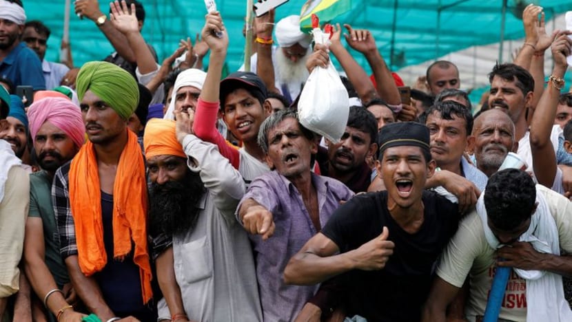 Hundreds of thousands of Indian farmers protest against farm laws Hundreds of thousands of Indian farmers protest against farm laws