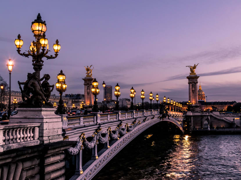 Knowing Paris by its bridges Knowing Paris by its bridges