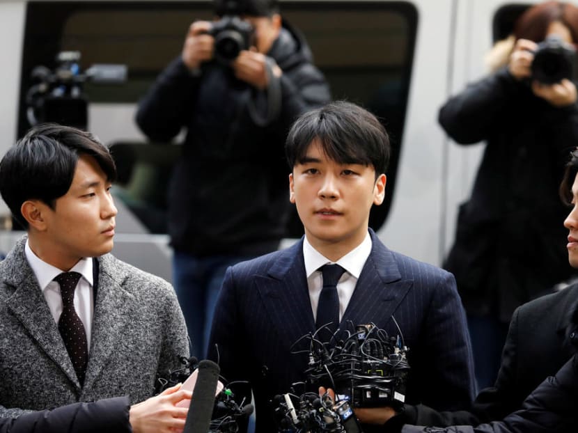 Singer Lee Seung-hyun, 28, better known by the stage name Seungri, is suspected of paying for prostitutes for foreign businessmen to drum up investment in his business.