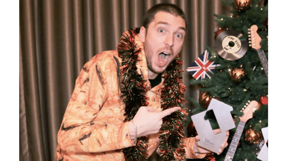 LadBaby scores second Christmas number one in a row 8 Days