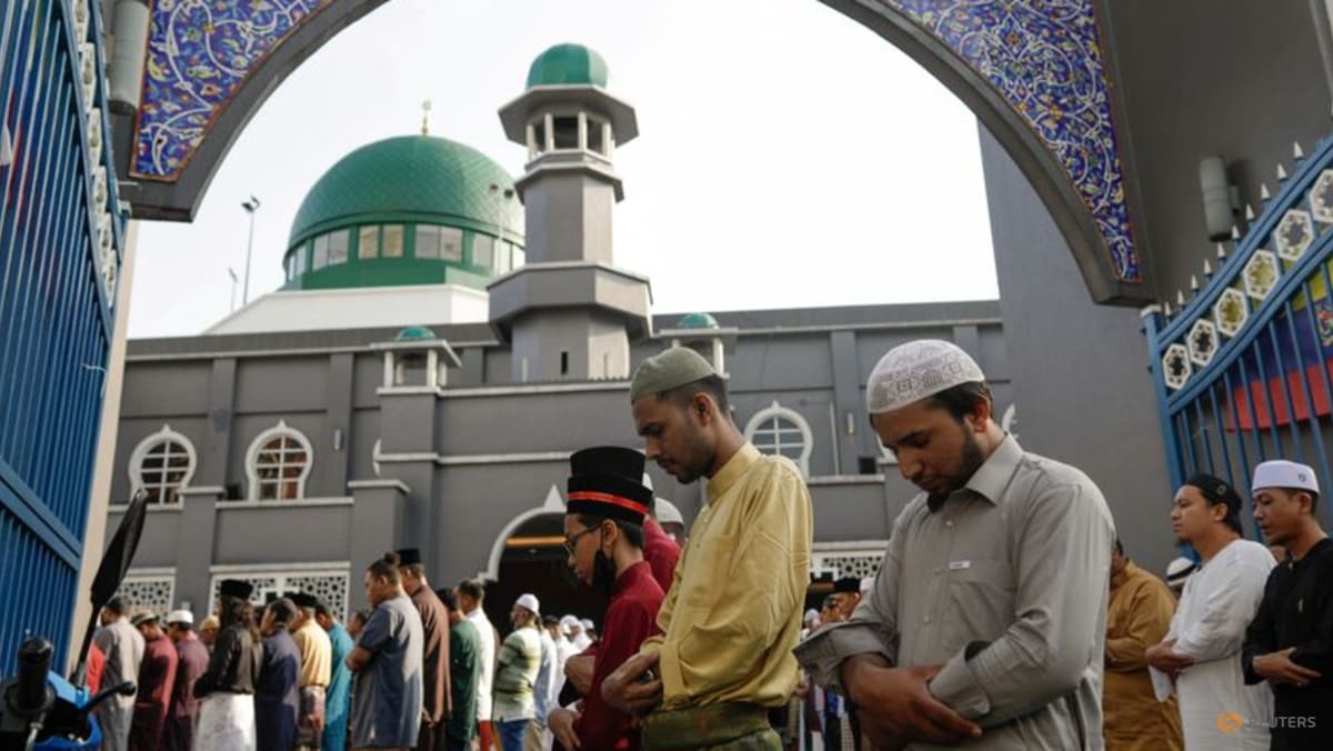 随着对 COVID 的恐惧消退，印尼、马来西亚穆斯林庆祝开斋节-今日在线
