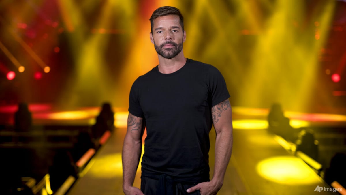 Ricky Martin menggugat sepupunya, mengklaim kerugian jutaan dolar