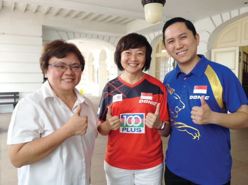 STTA presidential candidate Ellen Lee (left) and Alex Yam (candidate for deputy president) with outgoing president Lee Bee Wah. Ellen Lee and Yam will 
stand for election on Sept 6.
Photo: Low Lin Fhoong