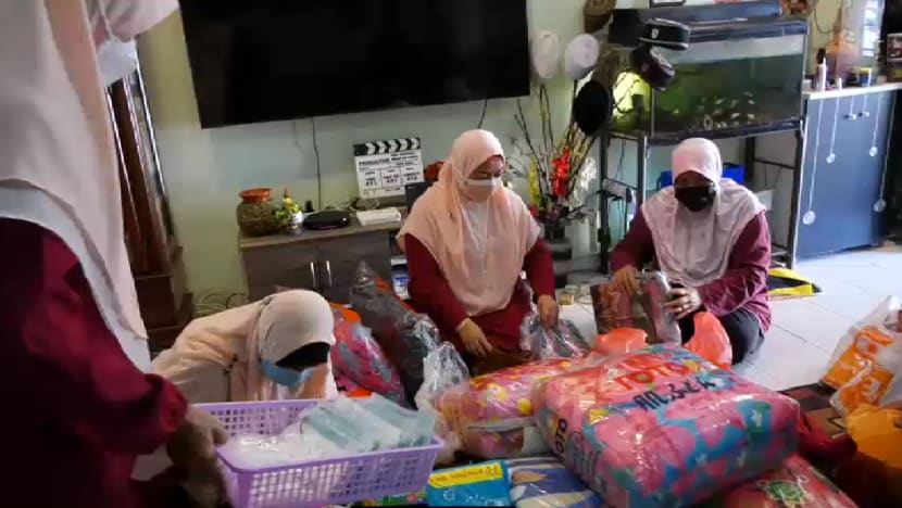Relawan masjid bantu 400 mangsa banjir di Shah Alam, bantuan kerajaan belum tiba