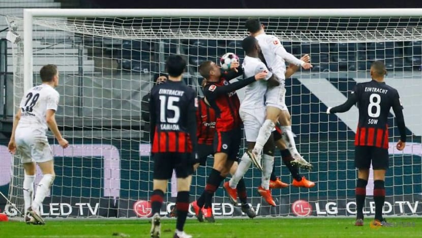 Football: Gladbach's Stindl hat trick rescues 3-3 draw at Frankfurt Football: Gladbach's Stindl hat trick rescues 3-3 draw at Frankfurt