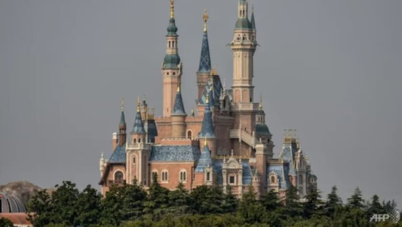 Pengunjung Disney di Shanghai 'terperangkap' dek penularan COVID-19
