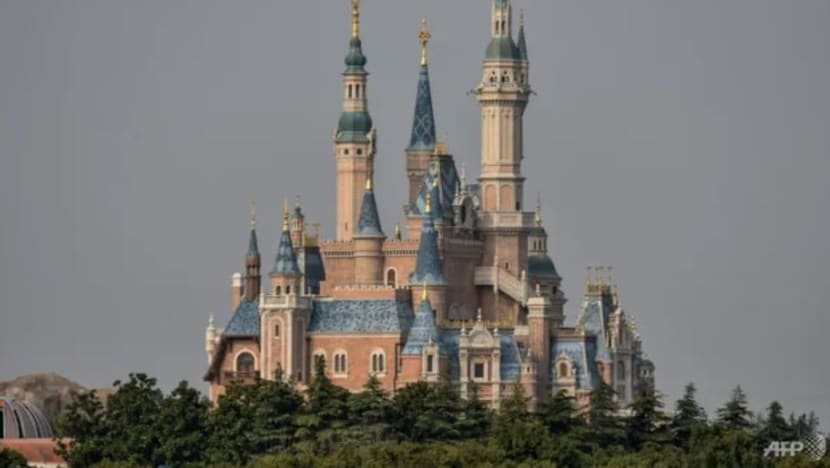 Pengunjung Disney di Shanghai 'terperangkap' dek penularan COVID-19 Pengunjung Disney di Shanghai 'terperangkap' dek penularan COVID-19