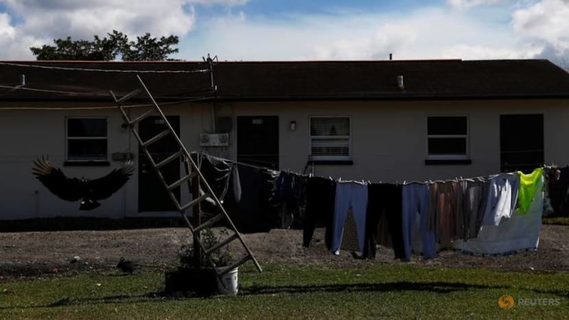 US home sales tumble amid cold weather, tight supply US home sales tumble amid cold weather, tight supply