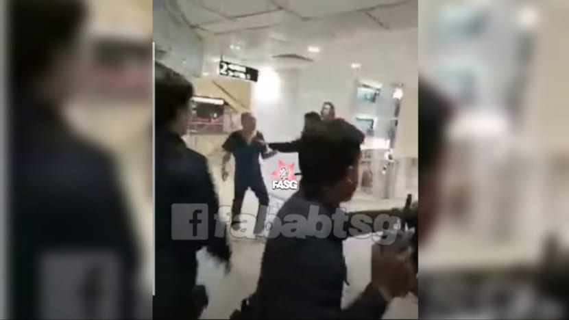  3 men arrested after brawl at Lucky Plaza 