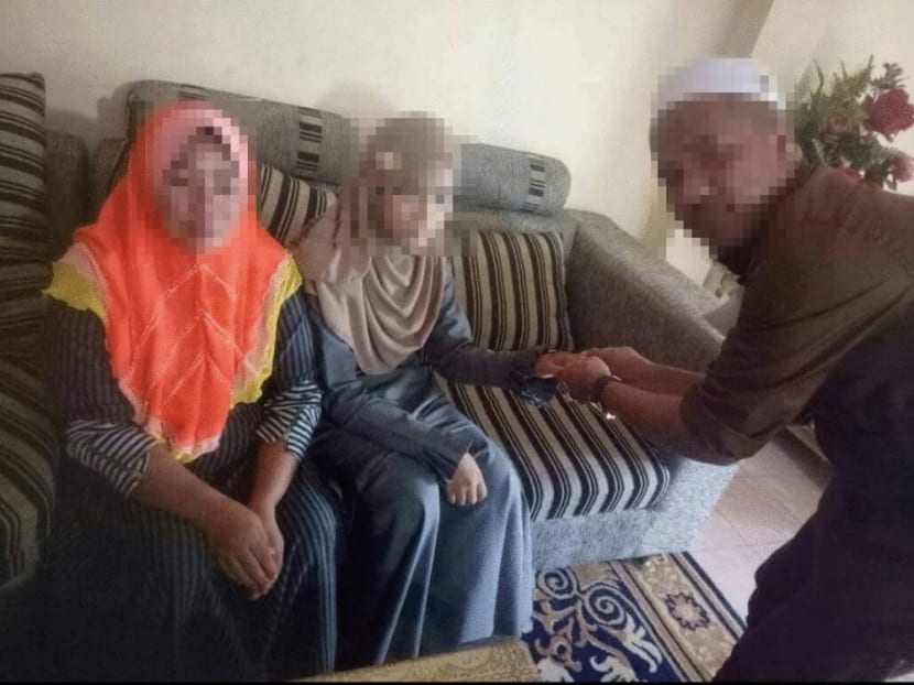 The issue of child marriage once again came into the spotlight after the news of the man who took the girl 30 years younger than him as his third wife went viral. The issue of child marriage once again came into the spotlight after the news of the man who took the girl 30 years younger than him as his third wife went viral.