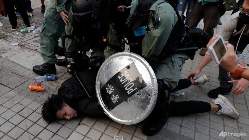Hong Kong police accuse protesters of helping arrested people escape as crime rates soar