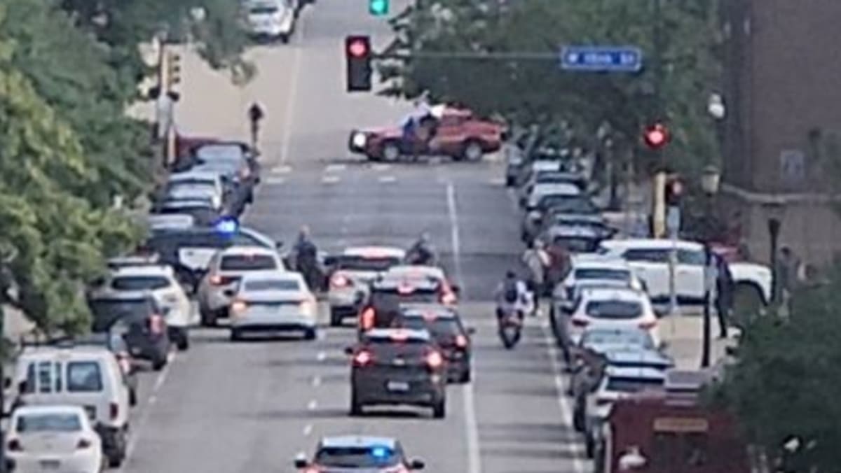 Shooting in US city of Minneapolis kills 3, including police officer - CNA