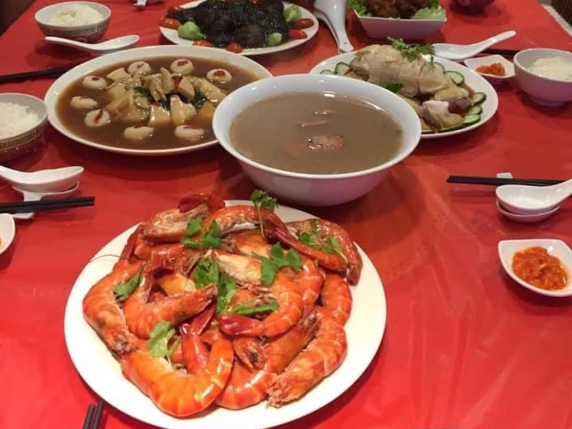 Mr Alan Tan would single-handedly whip up eight dishes for his family's Chinese New Year reunion dinner. Mr Alan Tan would single-handedly whip up eight dishes for his family's Chinese New Year reunion dinner.