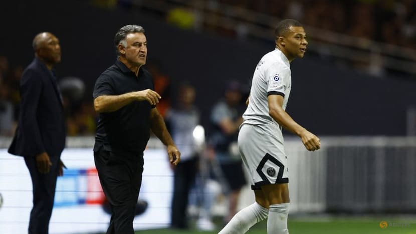 Mbappe, PSG coach face backlash for laughing off private jet question Mbappe, PSG coach face backlash for laughing off private jet question