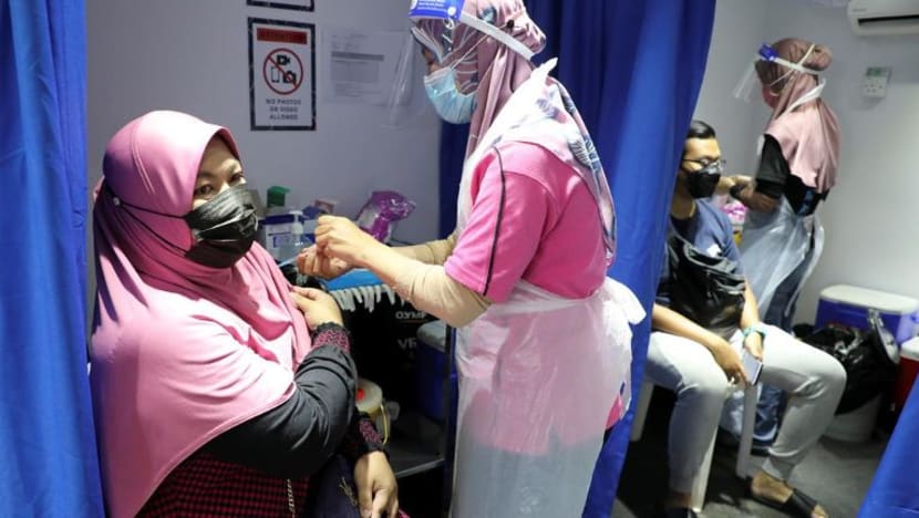 Kerajaan M'sia belum buat keputusan wajibkan vaksinasi COVID-19, kata Ismail Sabri