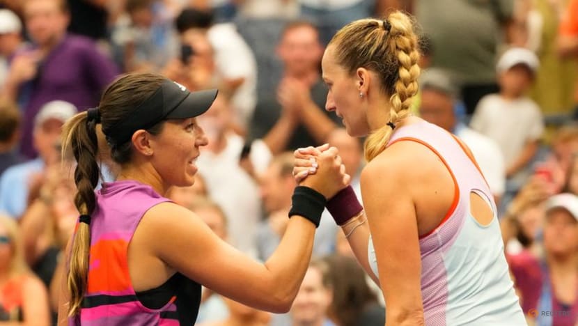 Pegula shines through rain to reach US Open quarter-final