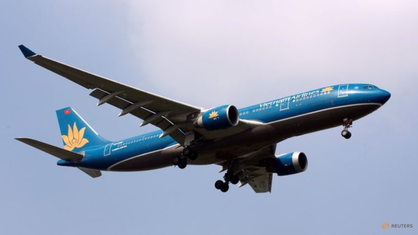 Vietnam Airlines share trades to be limited from Nov 3 over losses