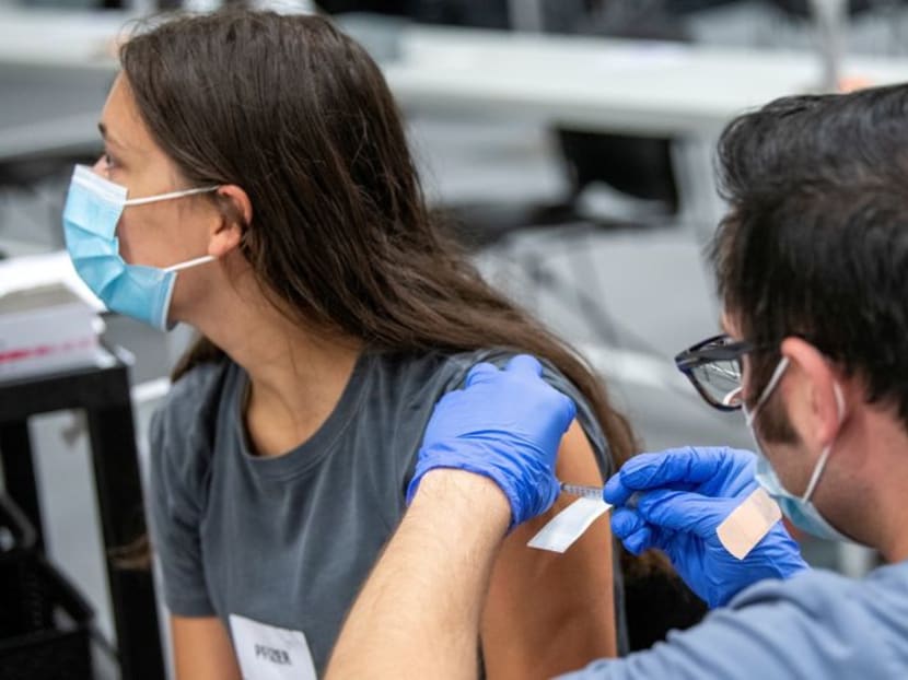 US administers nearly 400 million doses of COVID-19 vaccines: CDC US administers nearly 400 million doses of COVID-19 vaccines: CDC