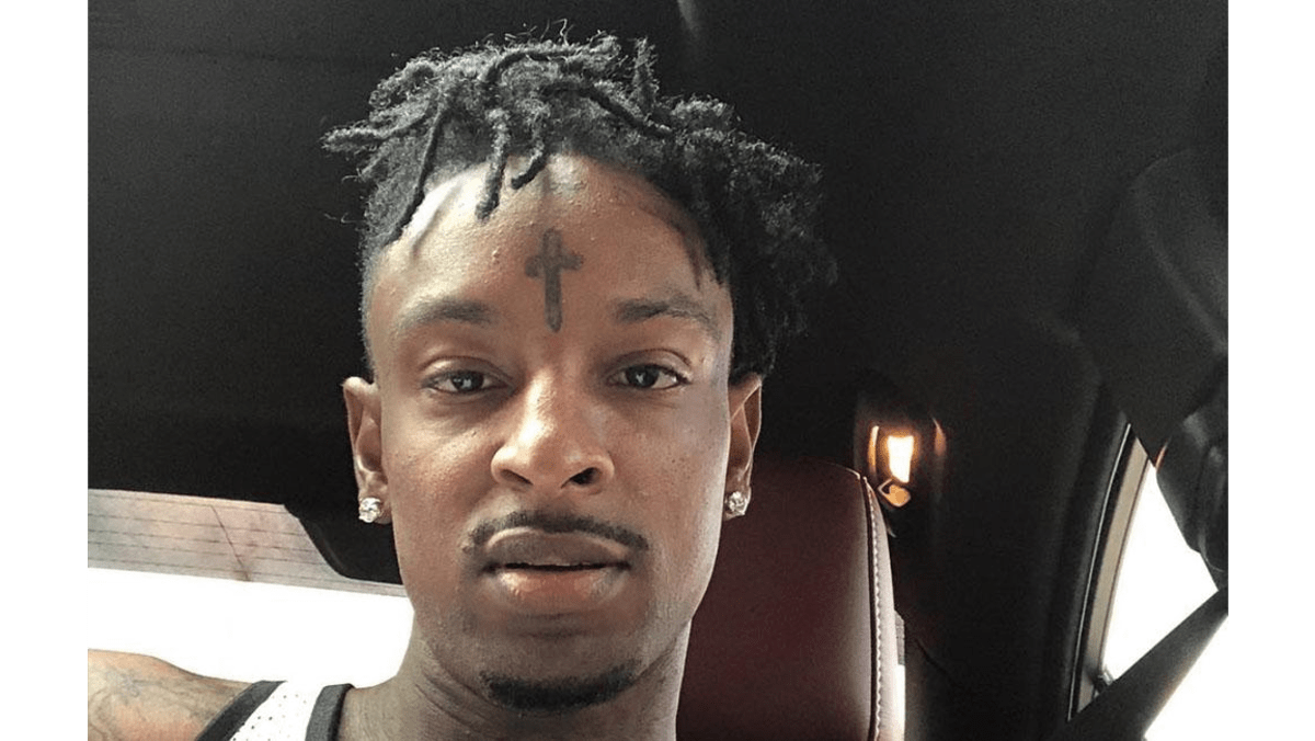 21 Savage Shows Off Blue Hair in Instagram Post - wide 8