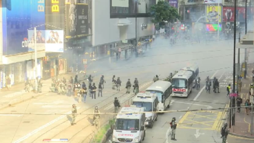 Bantahan anti pemerintah Hong Kong: Polis bertempur dengan penunjuk perasaan