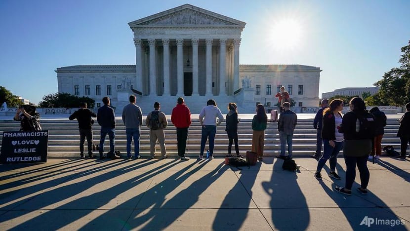 2 justices slam US court's 2015 decision in gay marriage case