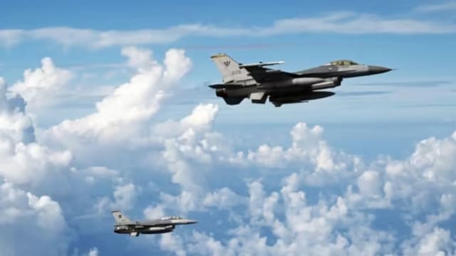 F-16紧急升空拦截民用直升机 樟宜机场运作一度受影响