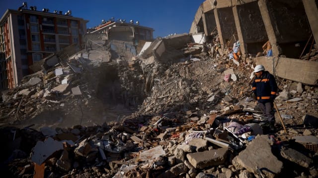 土耳其叙利亚地震死亡人数攀升到逾2万4150人