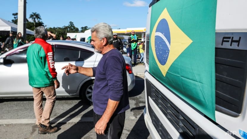 Brazil roadblocks dwindle as Bolsonaro starts handover Brazil roadblocks dwindle as Bolsonaro starts handover