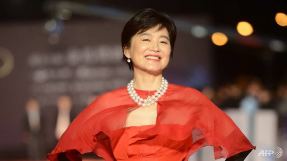 former-actress-lin-ching-hsia-66-releases-new-book-includes-story-about-nude-photos