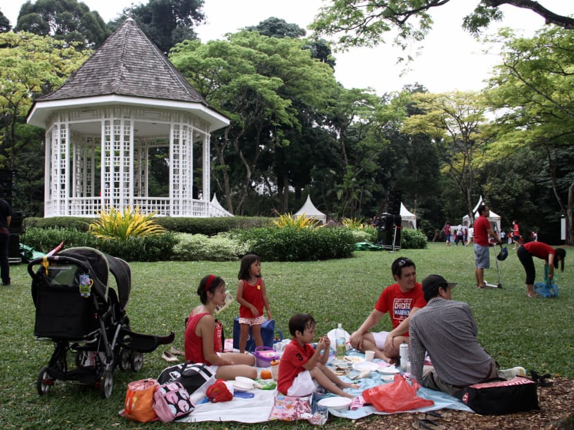 People having a picnic at the Botanic Gardens. TODAY file photo