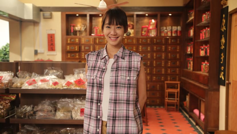Julie Tan kicks off 2016 with a new man in her life Julie Tan kicks off 2016 with a new man in her life
